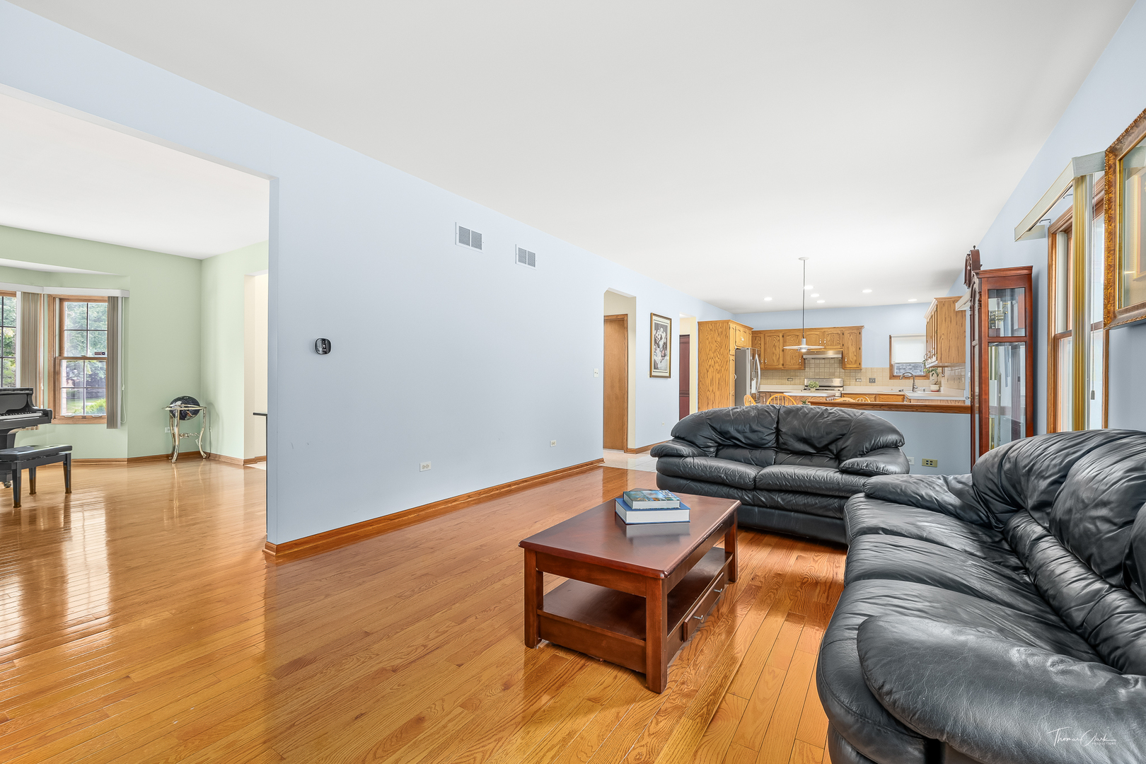 2048 Westbury Drive, Woodridge, IL 60517