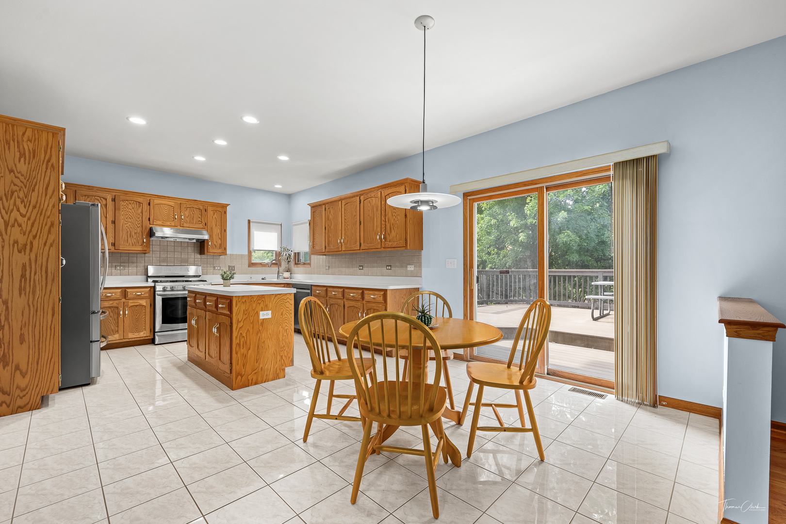 2048 Westbury Drive, Woodridge, IL 60517
