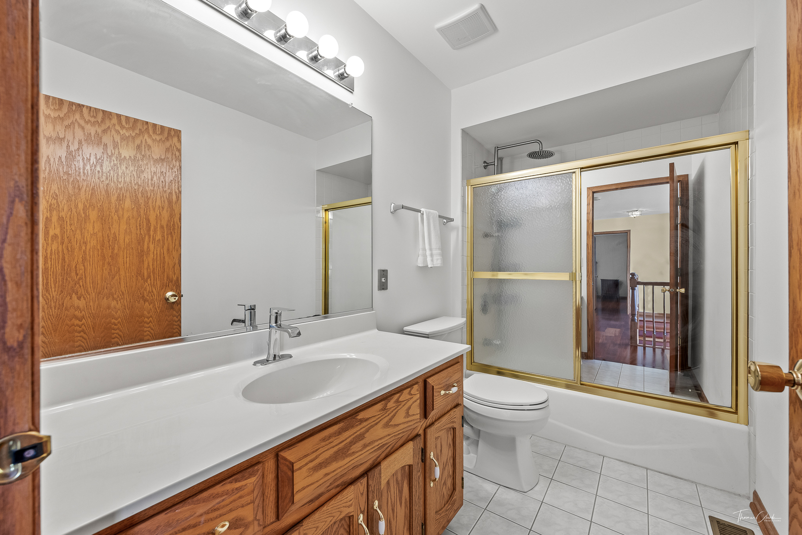 2048 Westbury Drive, Woodridge, IL 60517