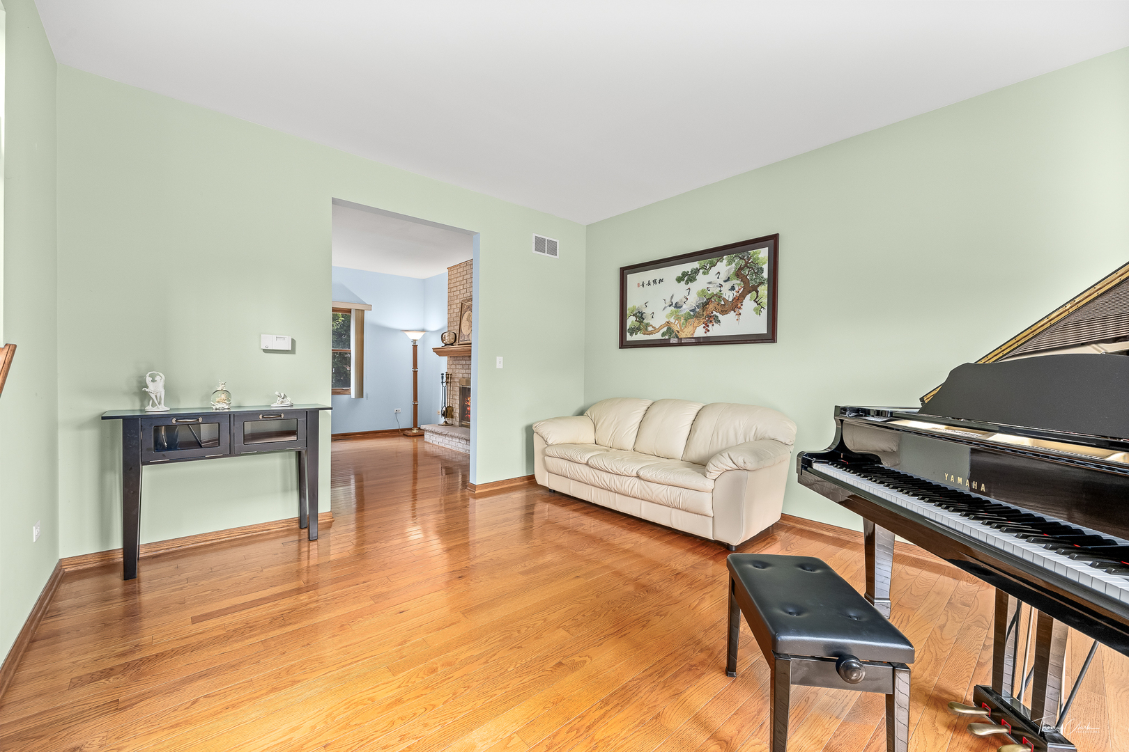 2048 Westbury Drive, Woodridge, IL 60517