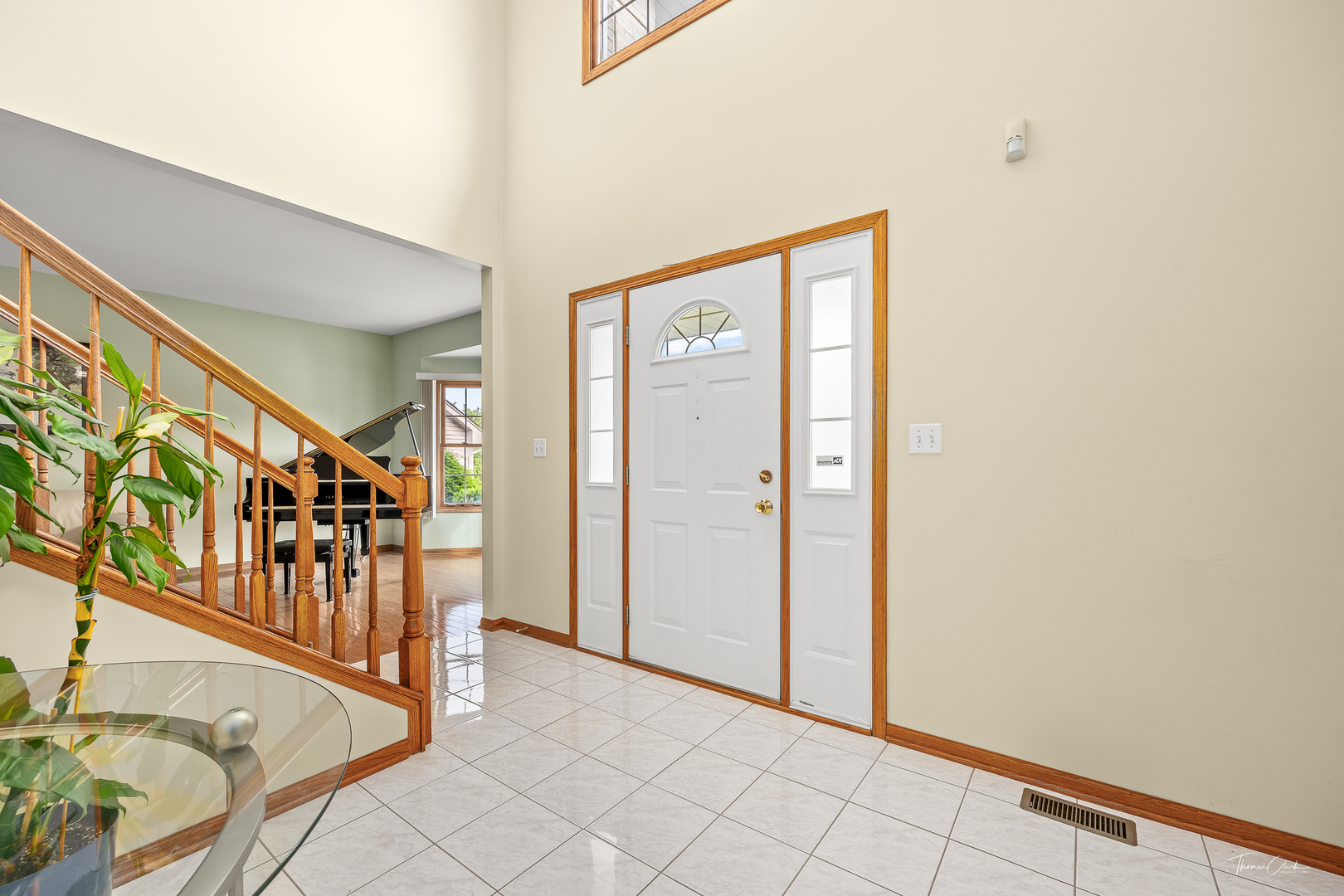 2048 Westbury Drive, Woodridge, IL 60517