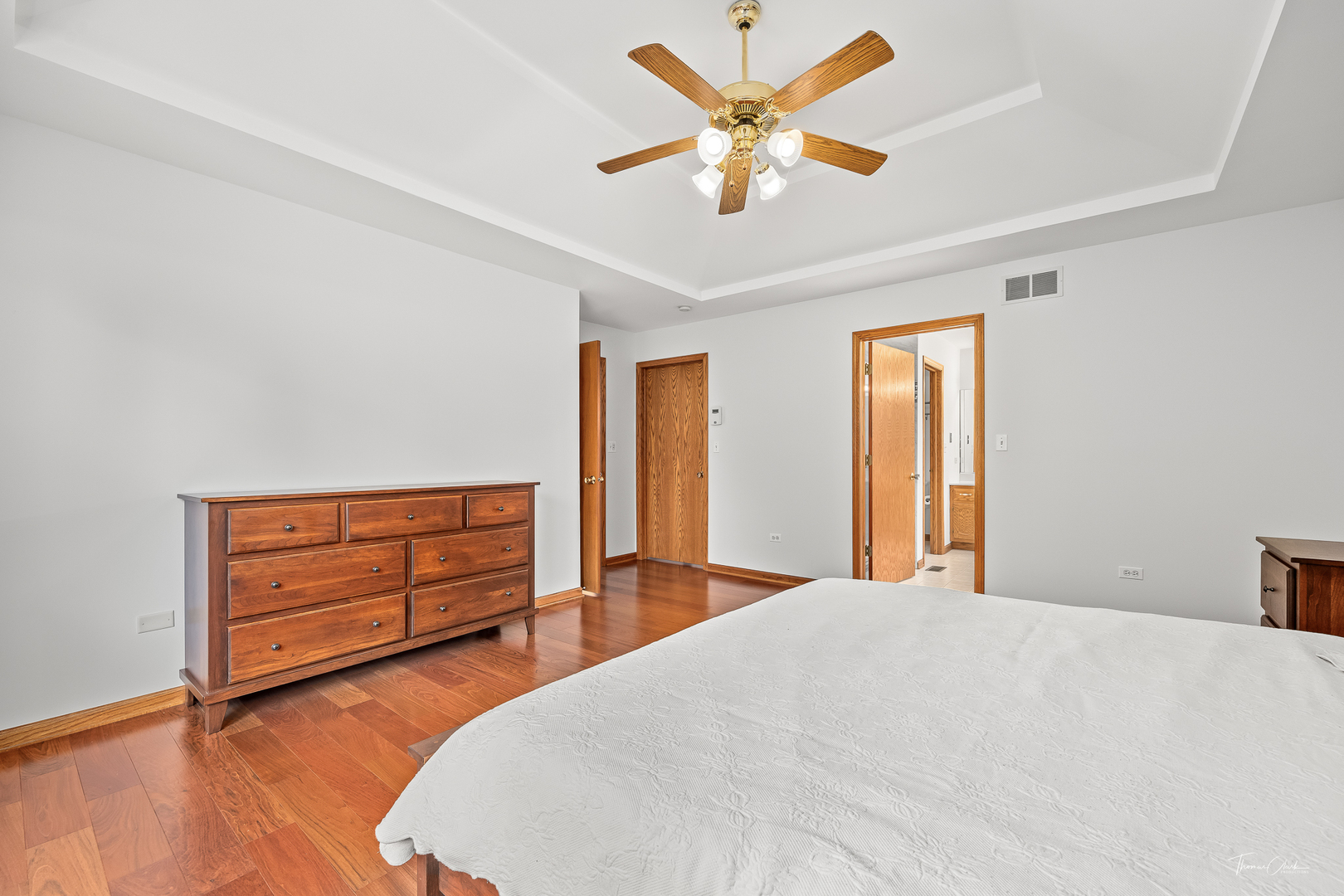 2048 Westbury Drive, Woodridge, IL 60517