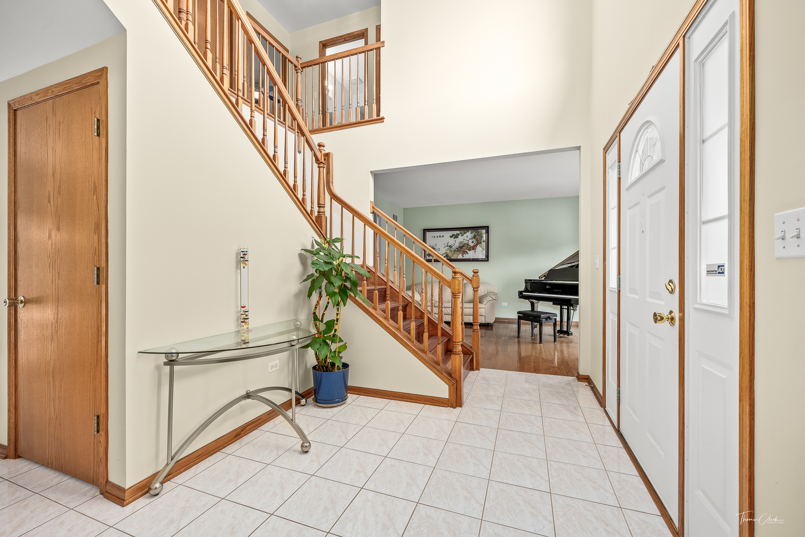 2048 Westbury Drive, Woodridge, IL 60517