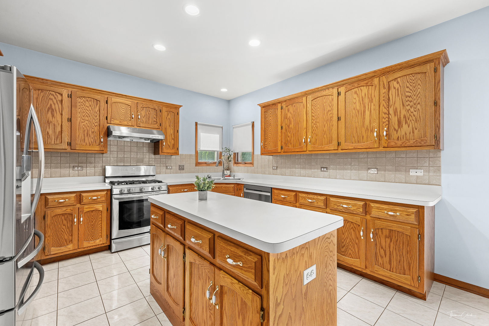 2048 Westbury Drive, Woodridge, IL 60517