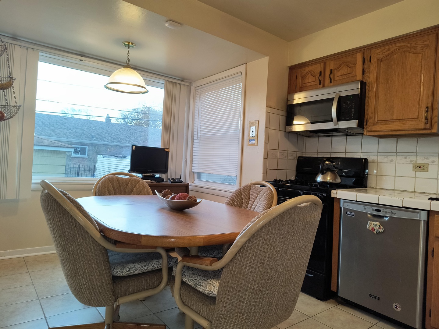 10153 S Saint Lawrence Avenue, Chicago, IL 60628
