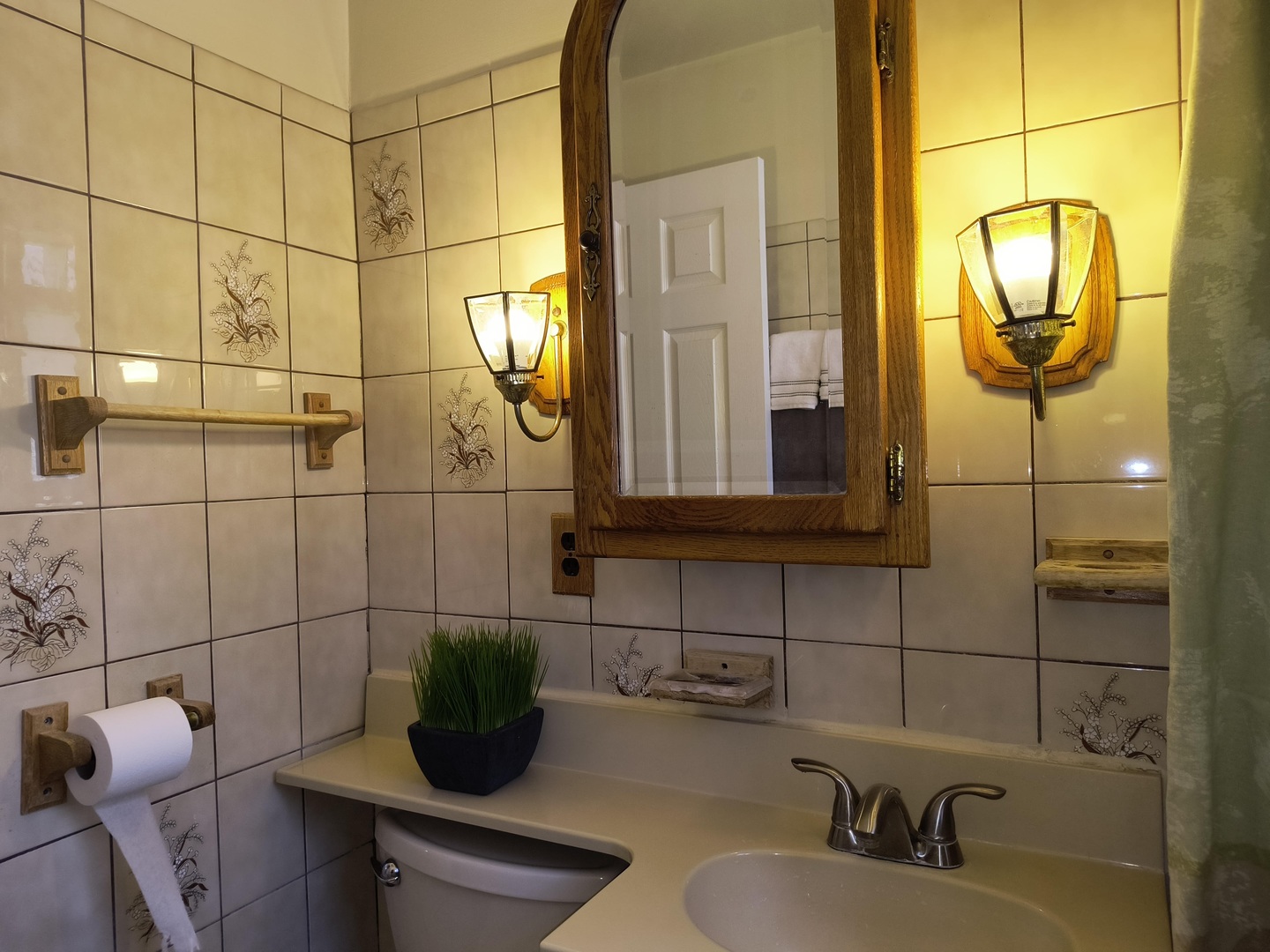 10153 S Saint Lawrence Avenue, Chicago, IL 60628