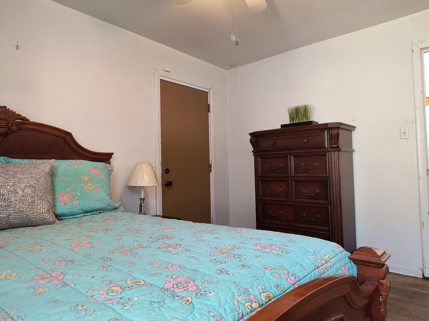 10153 S Saint Lawrence Avenue, Chicago, IL 60628