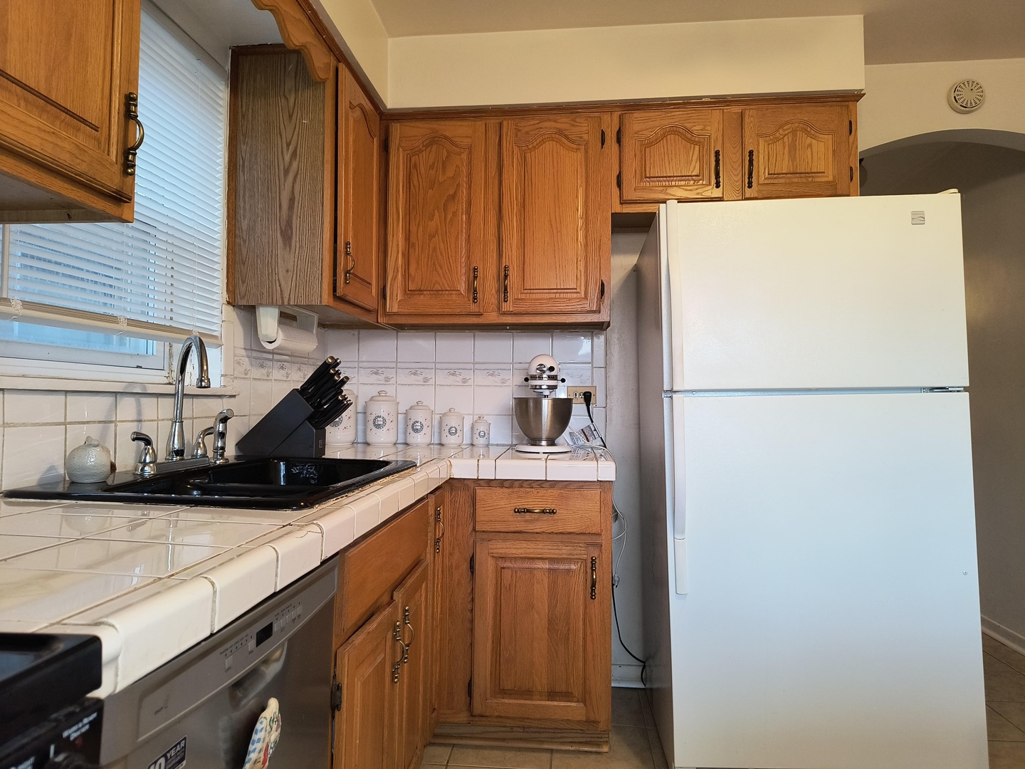 10153 S Saint Lawrence Avenue, Chicago, IL 60628