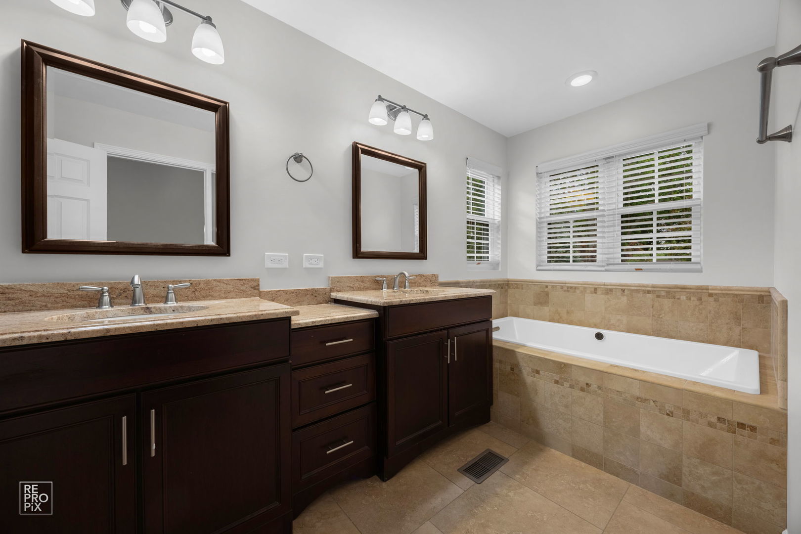 30W251 Mack Road, Warrenville, IL 60555