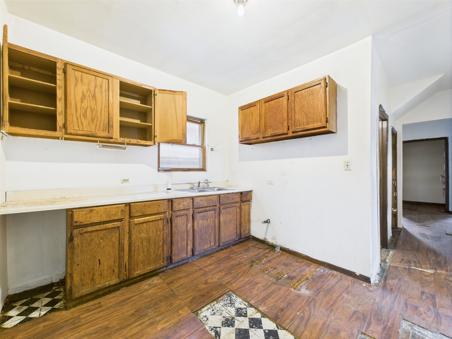 24 S Central Avenue, Chicago, IL 60644