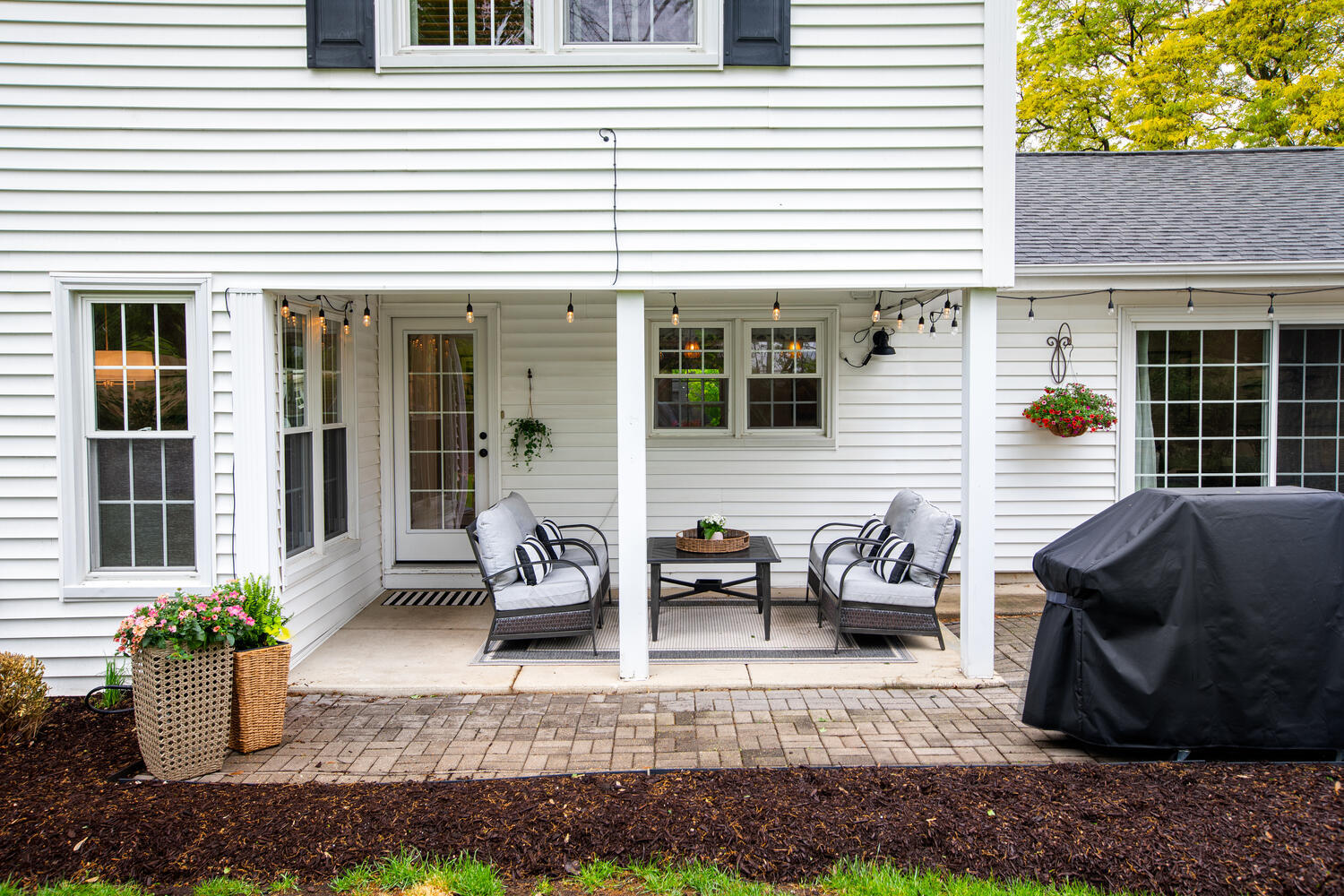 2S151 Stratford Road, Glen Ellyn, IL 60137