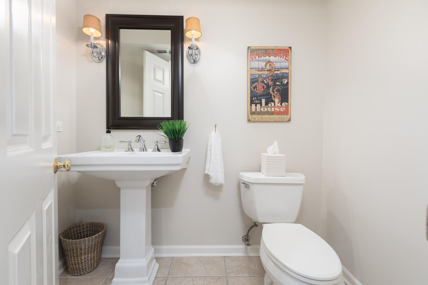 2S151 Stratford Road, Glen Ellyn, IL 60137