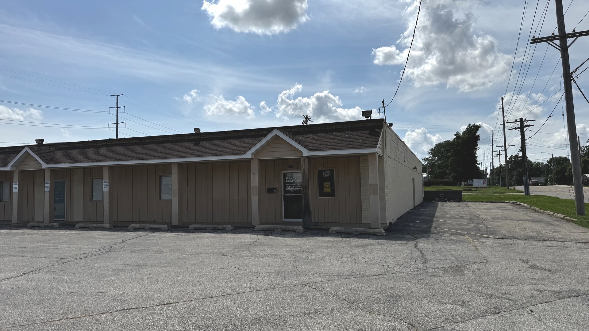 1301 Morrissey Drive #4, Bloomington, IL 61701