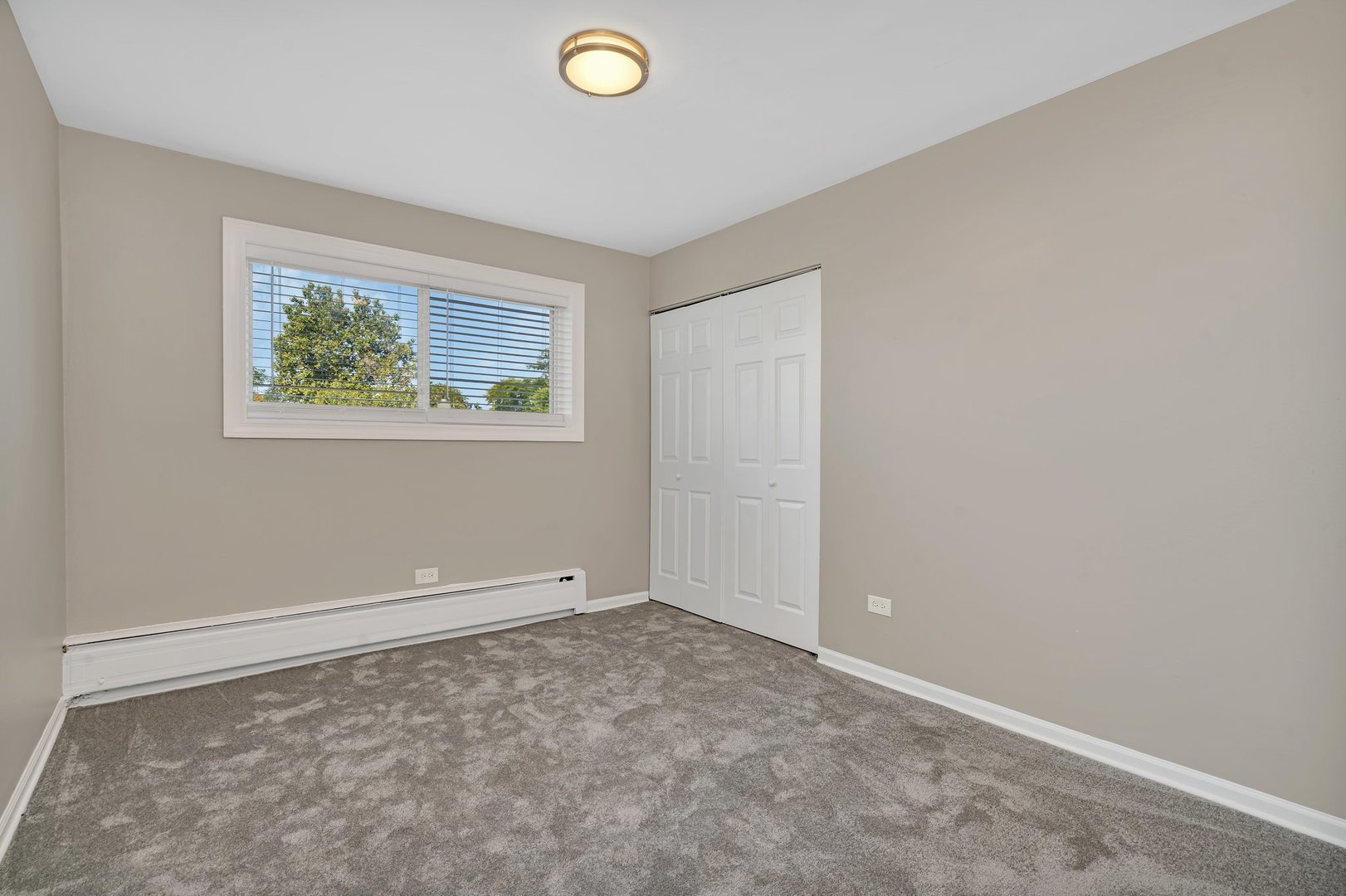 24 N Parkside Avenue #1A, Glen Ellyn, IL 60137