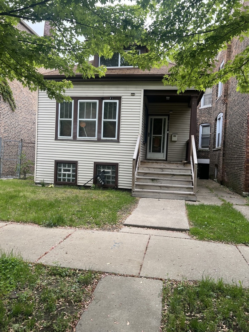 8029 S HOUSTON Avenue, Chicago, IL 60617