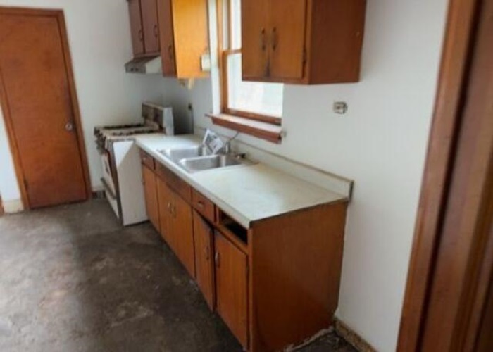 14223 S La Salle Street, Riverdale, IL 60827