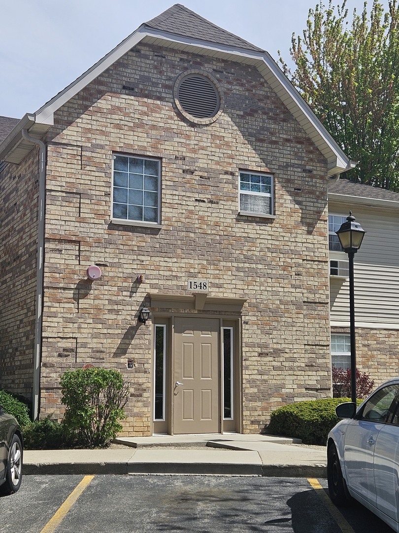 1548 W SAND BAR Court #1B, Round Lake Beach, IL 60073