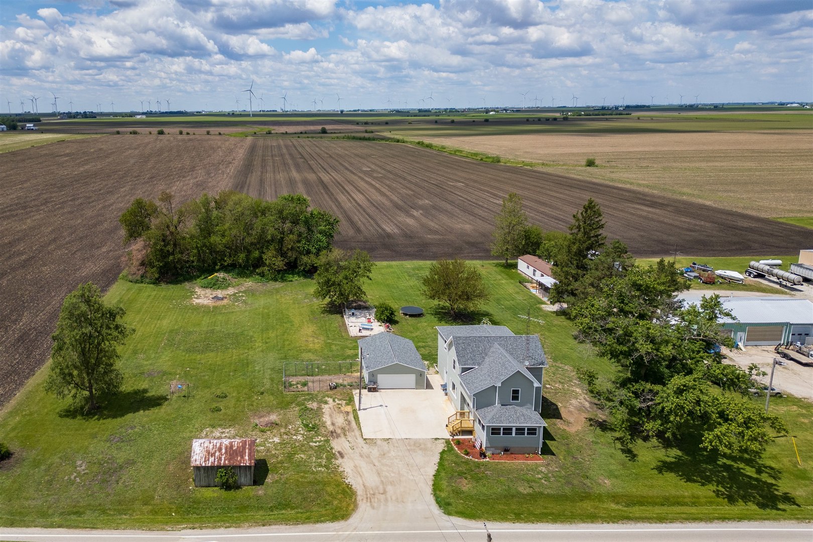 17469 N 300 East Road, Flanagan, IL 61740