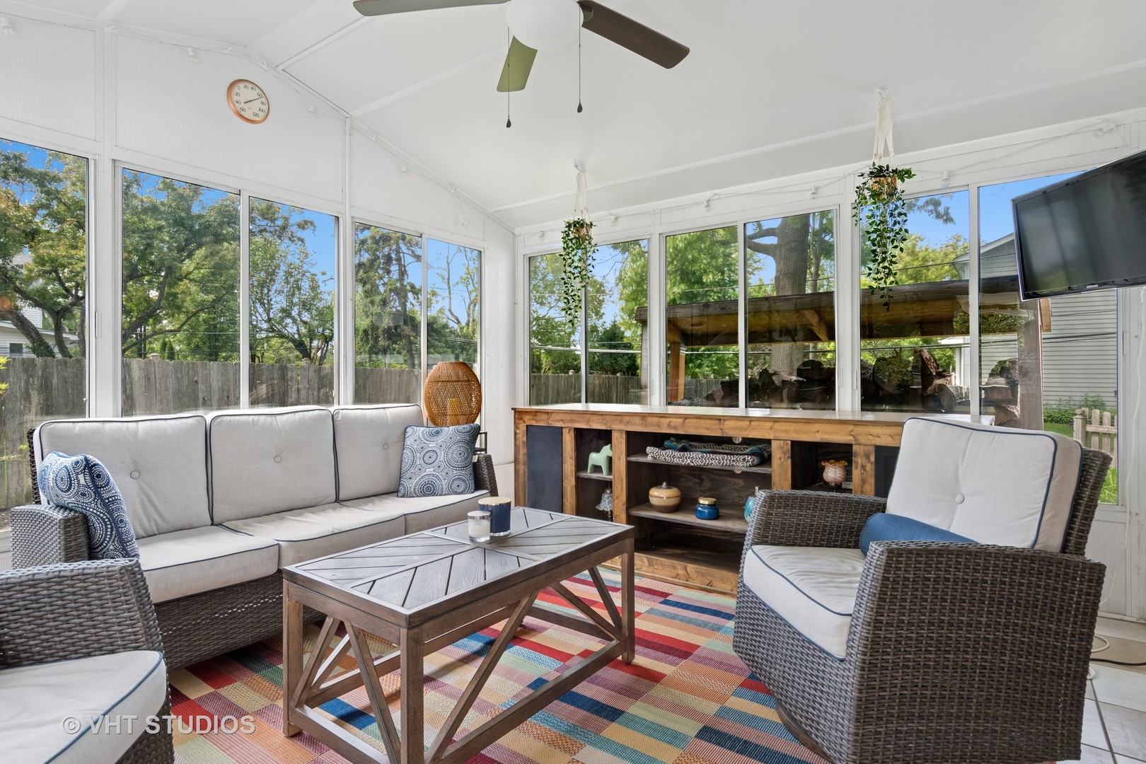 212 E 11th Avenue, Naperville, IL 60563