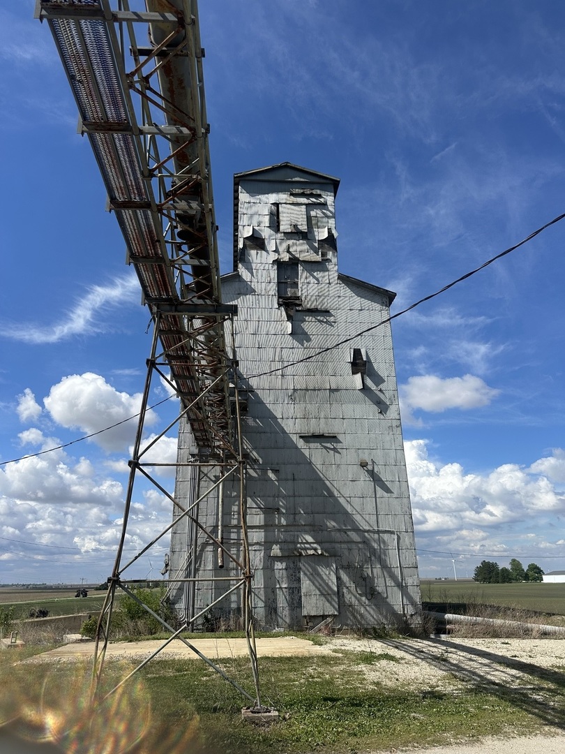 4499 N 3200 East Road, Arrowsmith, IL 61722