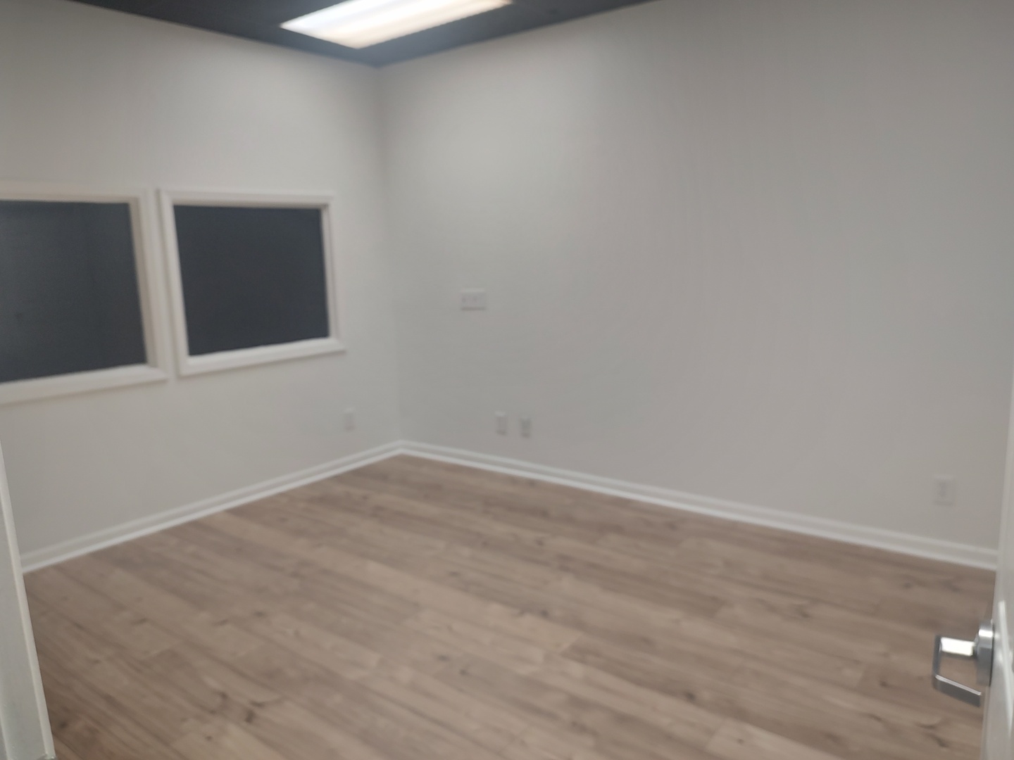 32 N Broadway Avenue, Aurora, IL 60505