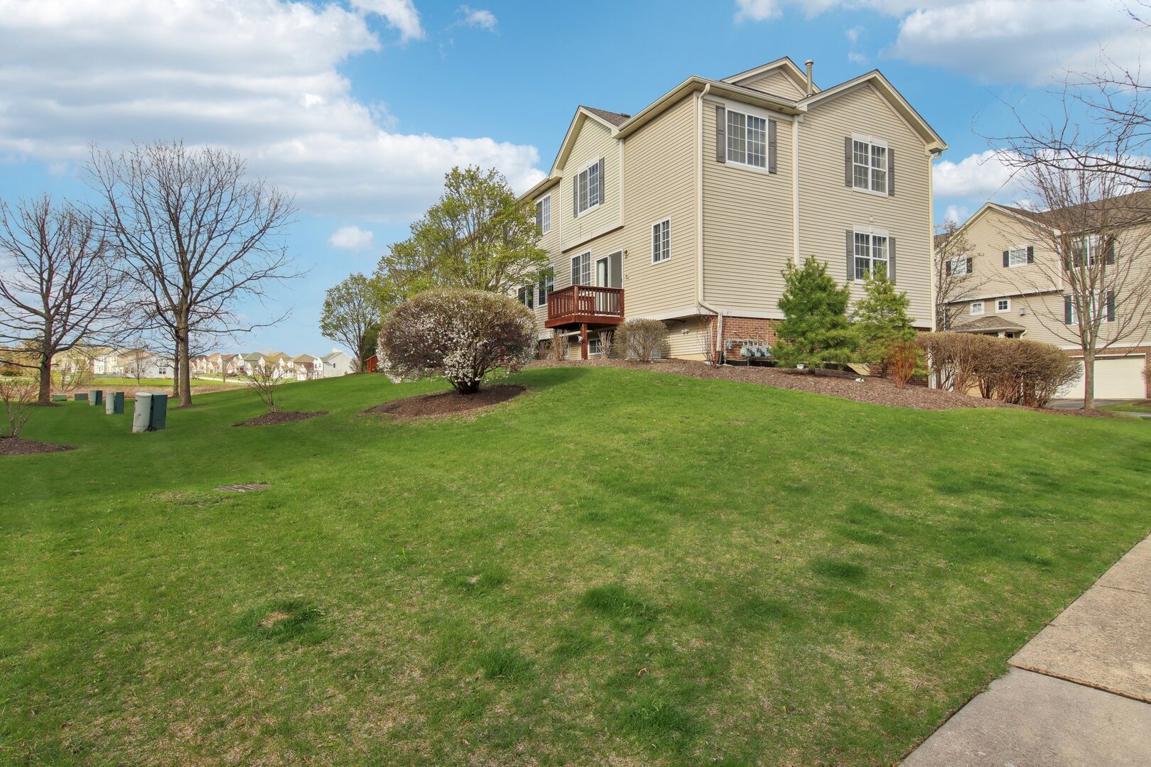 1870 FREDERICKSBURG Lane, Aurora, IL 60503