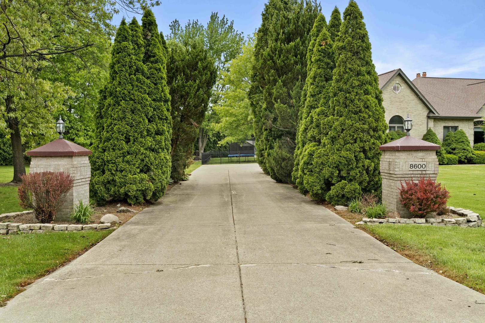 8600 Beall Street, Dyer, IN 46311