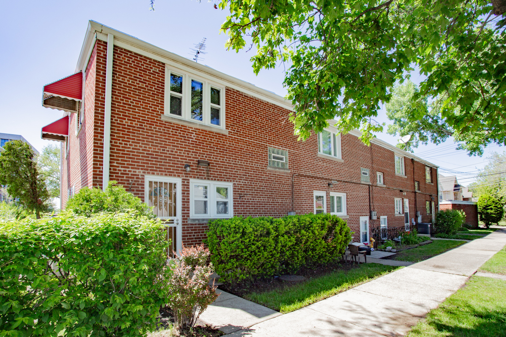 330 Higgins Road #A, Park Ridge, IL 60068