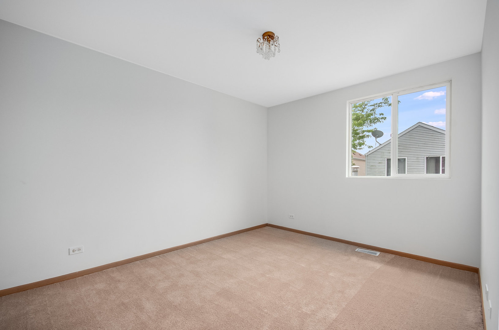 606 Four Seasons Boulevard, Aurora, IL 60504