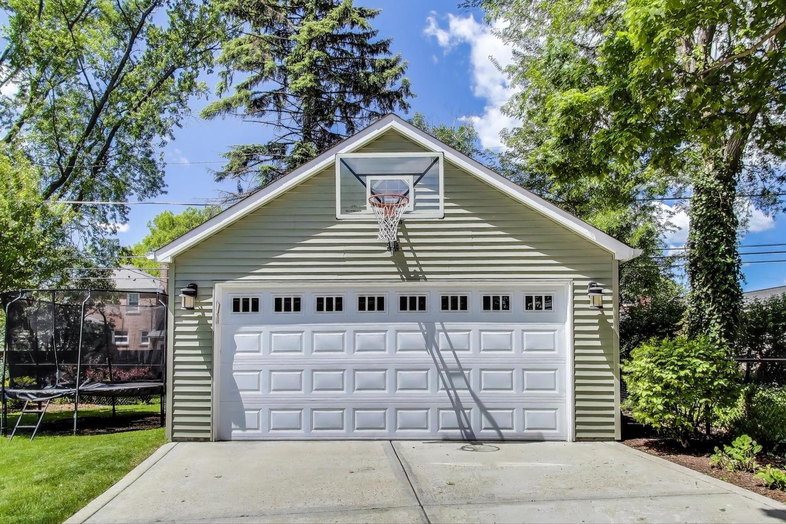306 N Pine Street, Mount Prospect, IL 60056