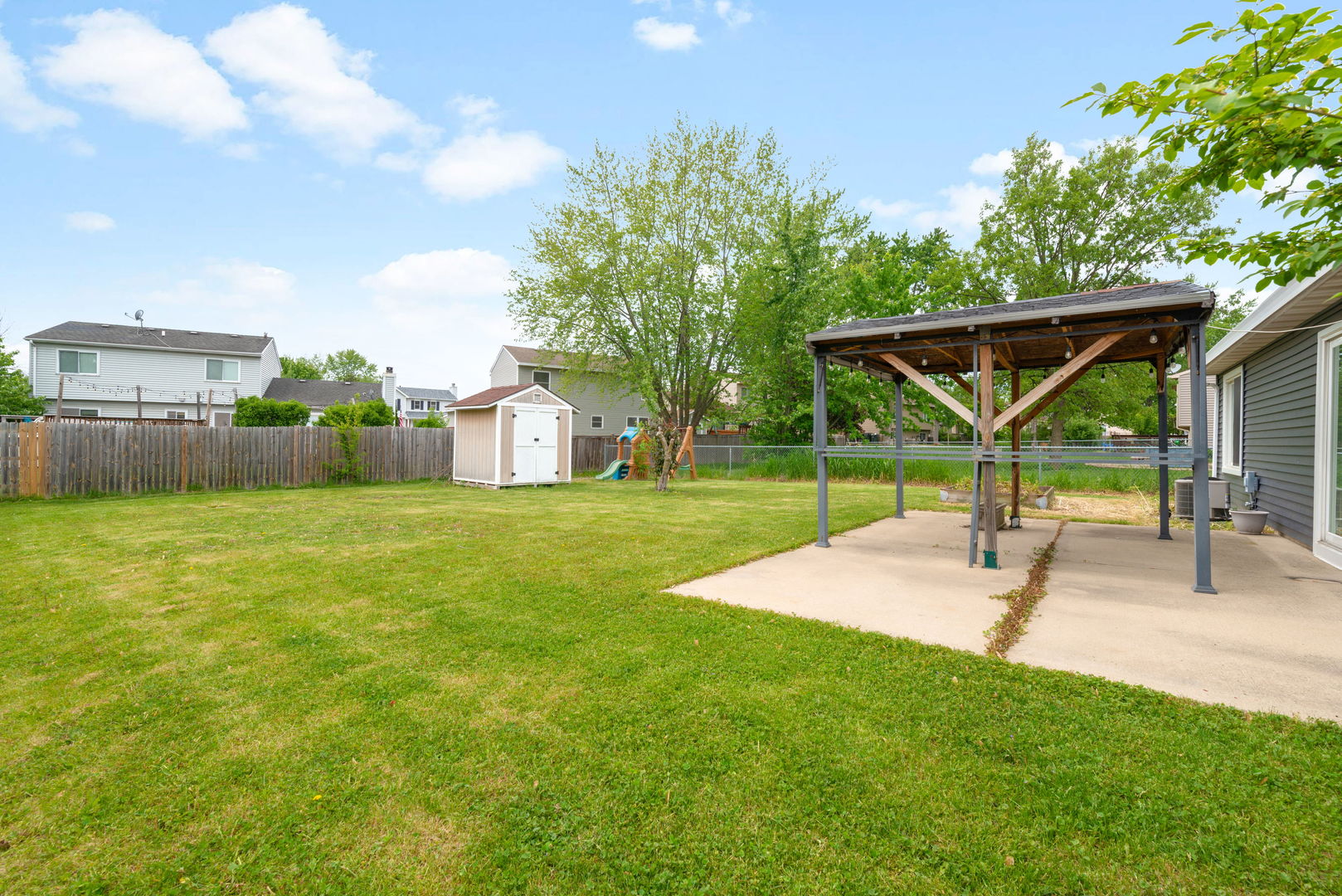 828 Huron Court, Carol Stream, IL 60188