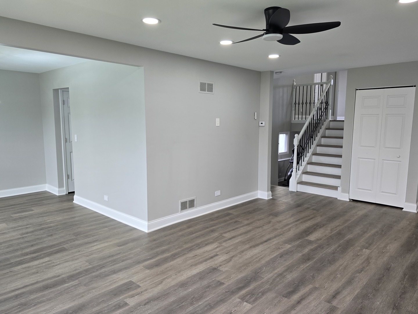 177 E FULLERTON Avenue, Glendale Heights, IL 60139