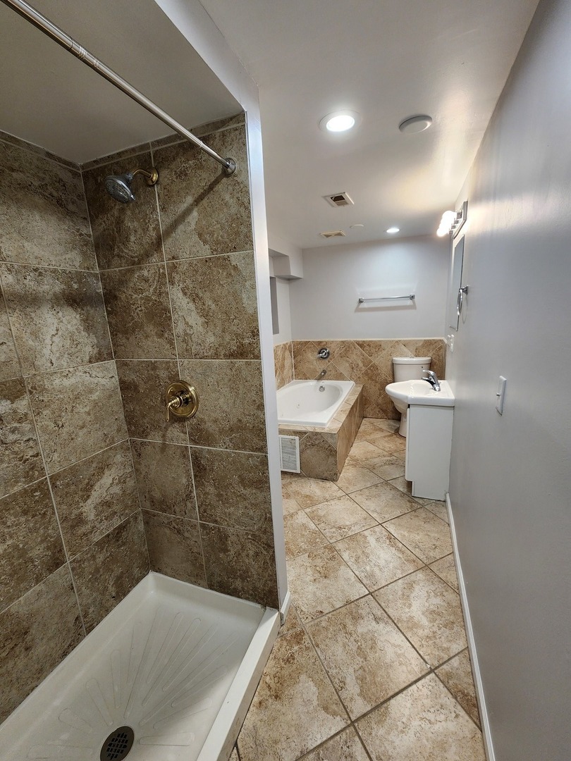 1530 E 65th Place #G, Chicago, IL 60637
