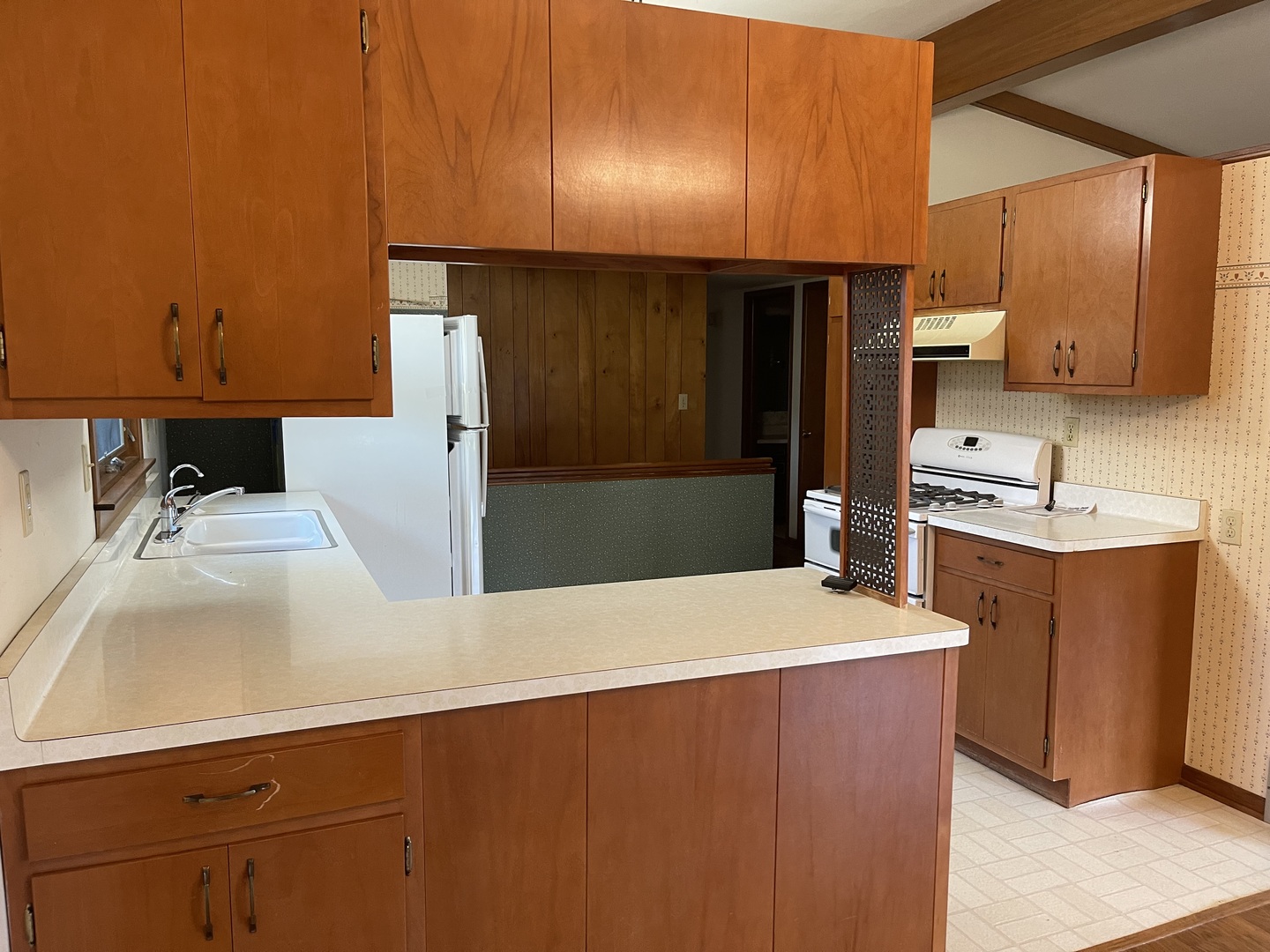 240 S Rathje Road, Peotone, IL 60468