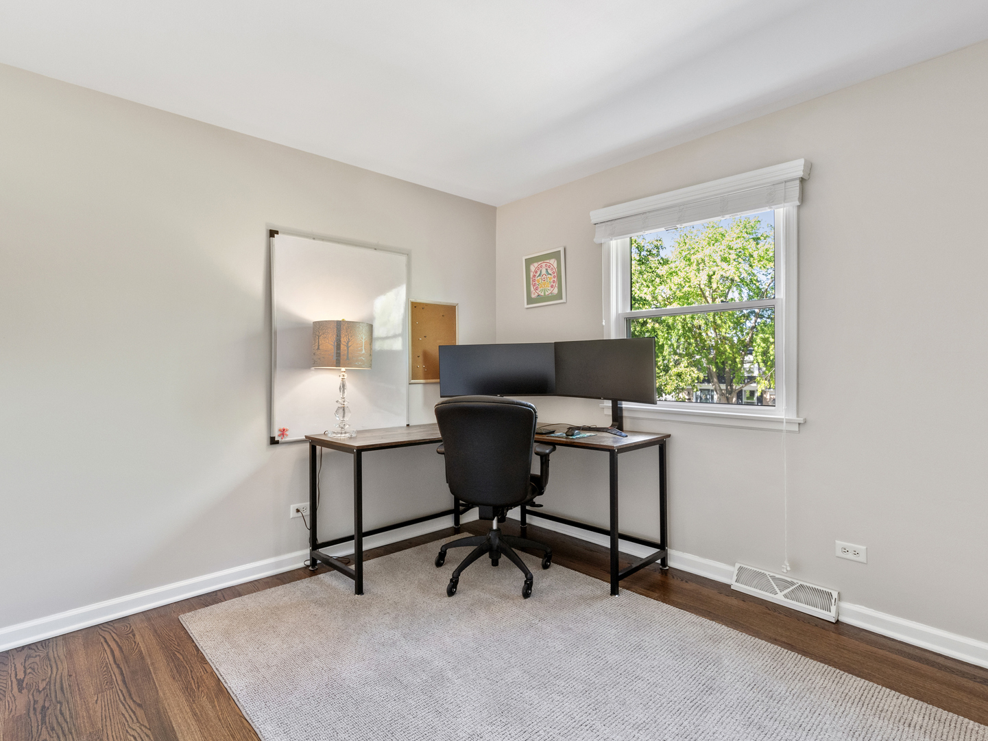916 Cambridge Drive, Libertyville, IL 60048