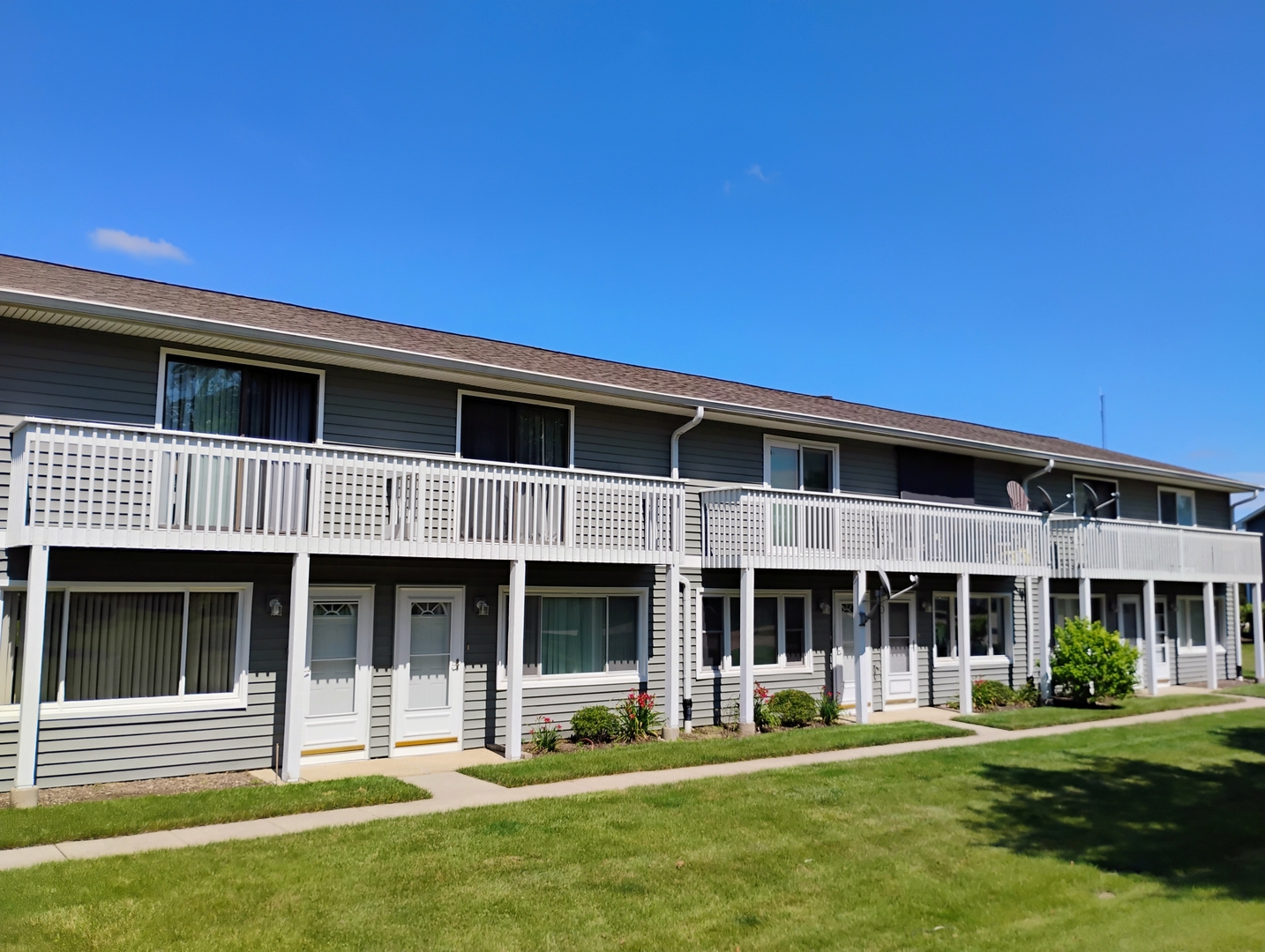 17429 W Chestnut Lane, Gurnee, IL 60031