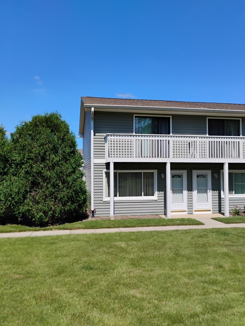 17429 W Chestnut Lane, Gurnee, IL 60031