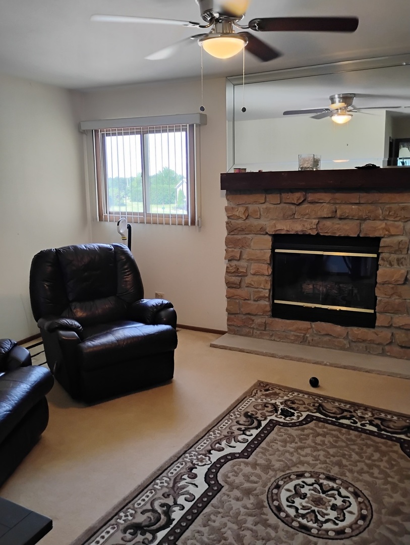 17429 W Chestnut Lane, Gurnee, IL 60031