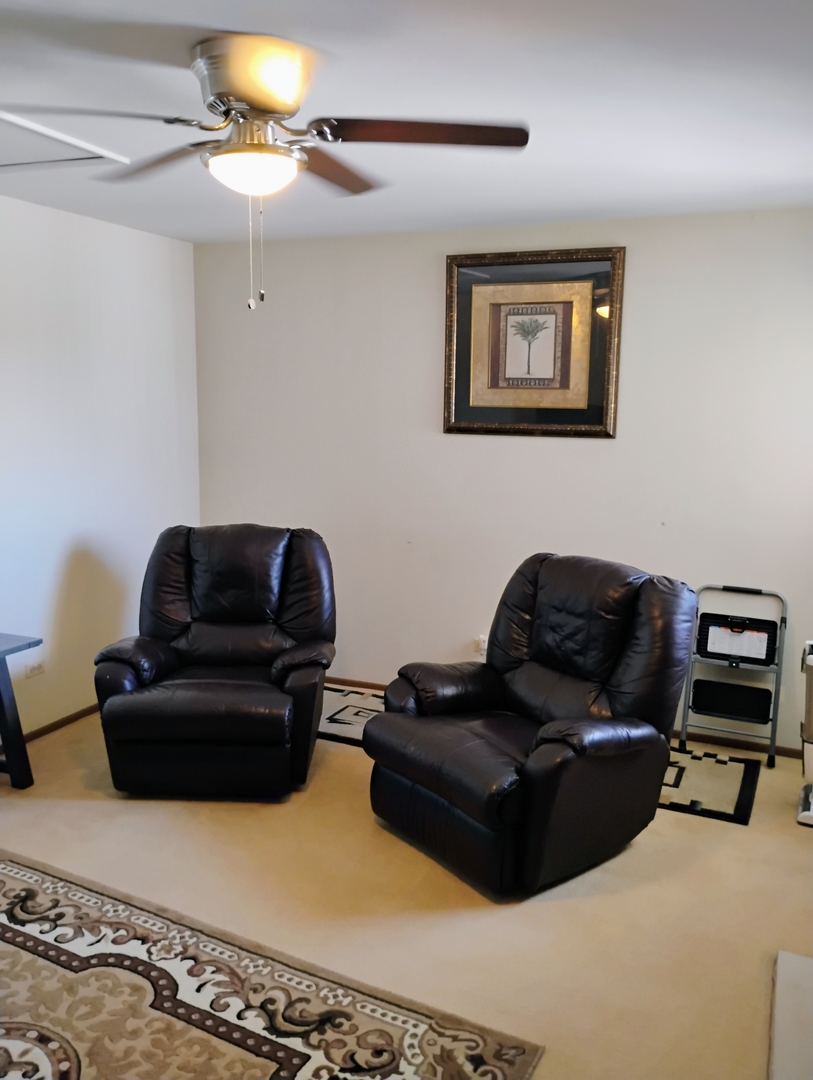 17429 W Chestnut Lane, Gurnee, IL 60031