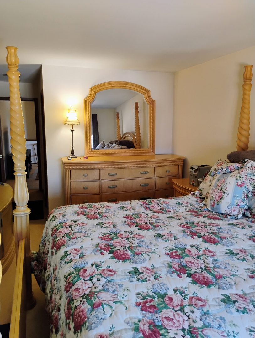 17429 W Chestnut Lane, Gurnee, IL 60031