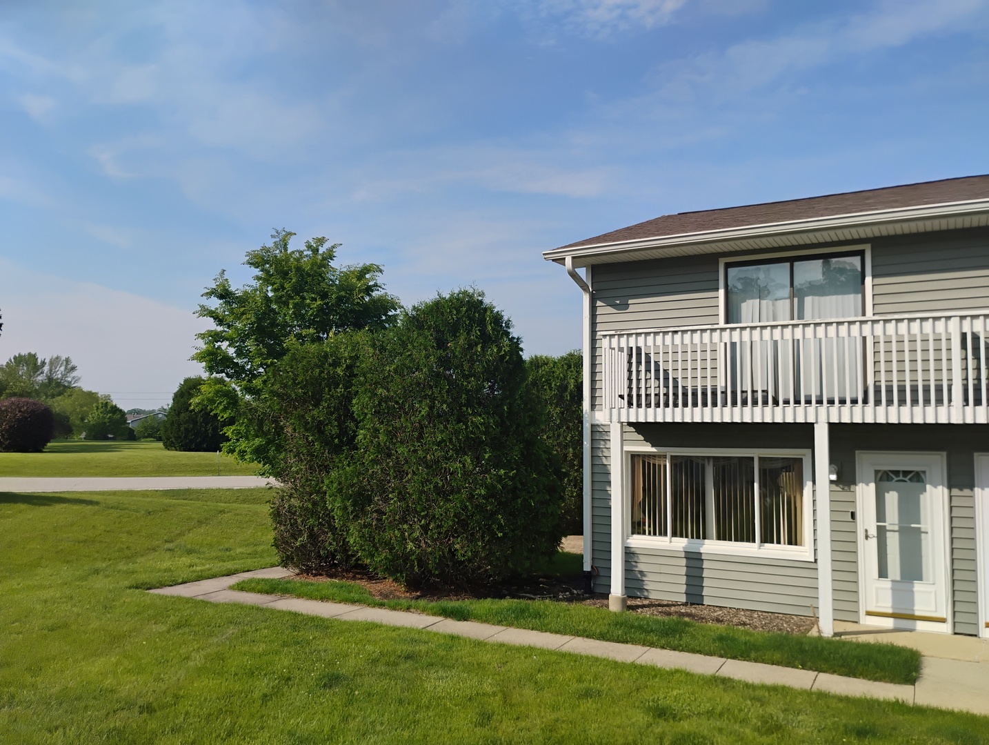 17429 W Chestnut Lane, Gurnee, IL 60031