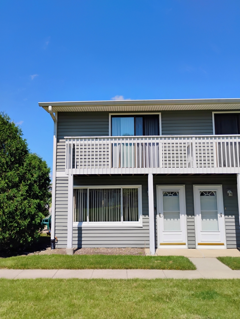 17429 W Chestnut Lane, Gurnee, IL 60031