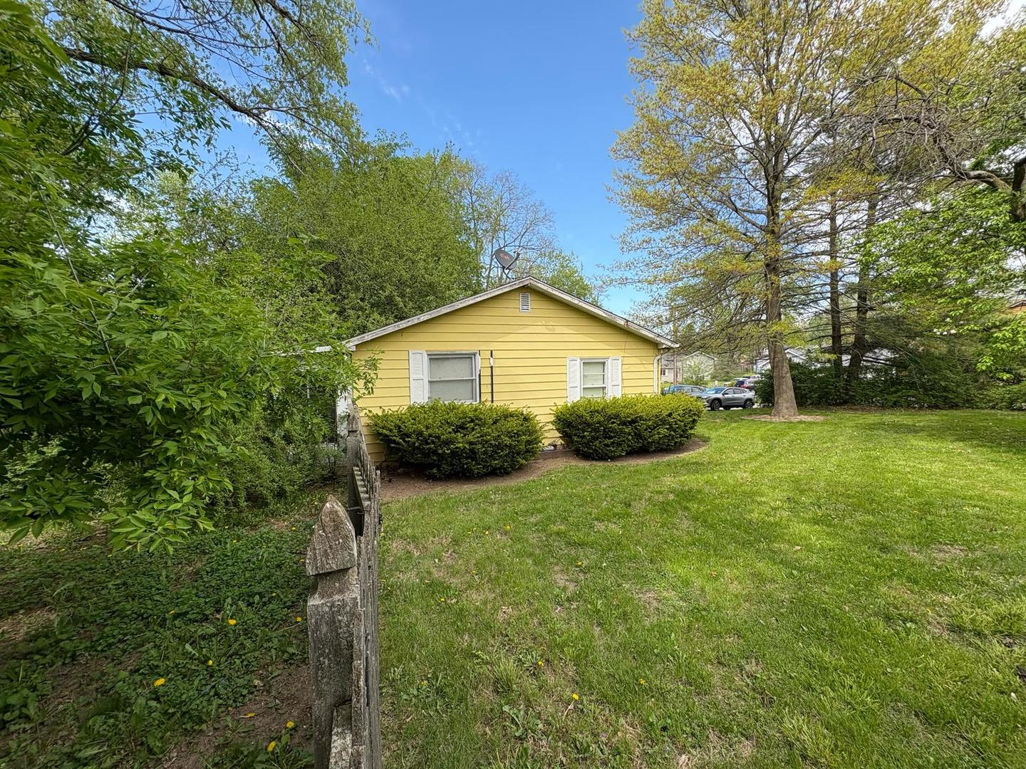 35694 N Helendale Road, Ingleside, IL 60041