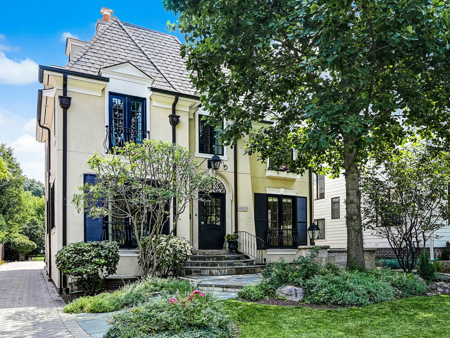 4537 Clausen Avenue, Western Springs, IL 60558