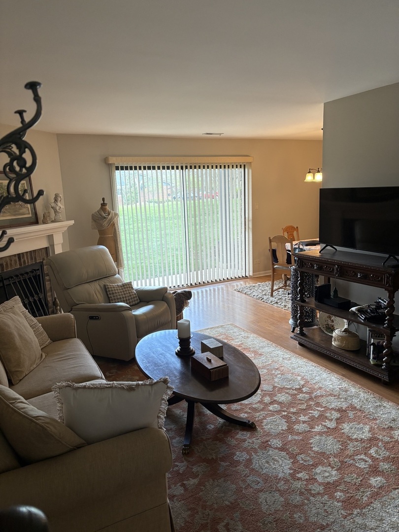 1485 Johnstown Lane #D, Wheaton, IL 60189