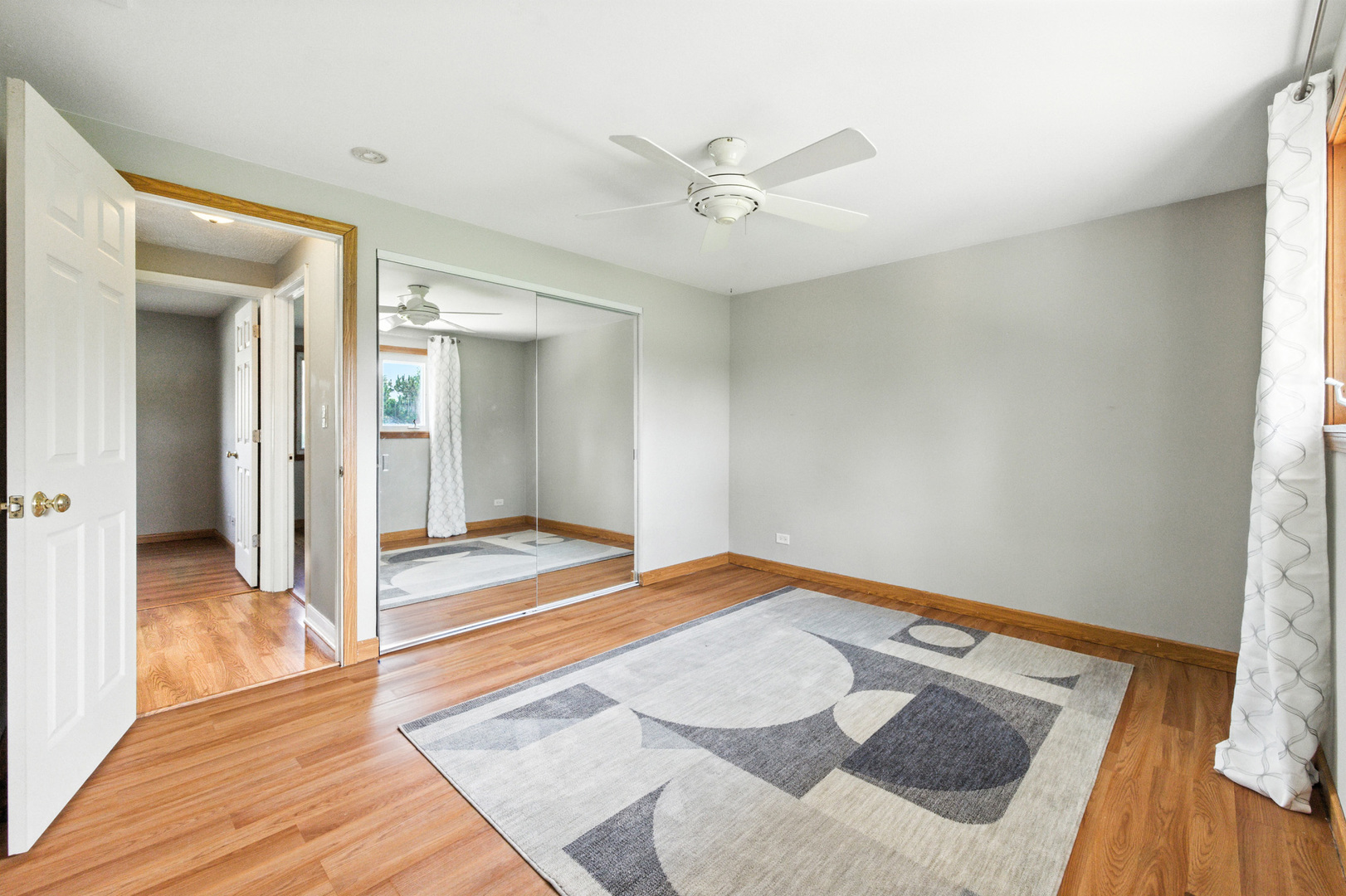 811 Sienna Drive, Schaumburg, IL 60193