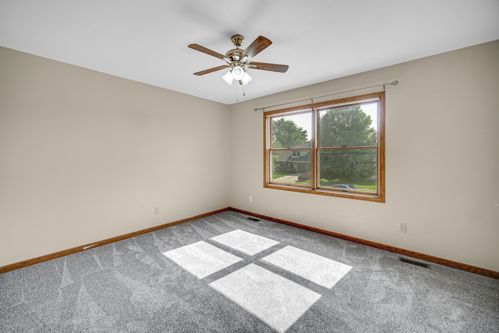 1515 Crayton Circle, DeKalb, IL 60115