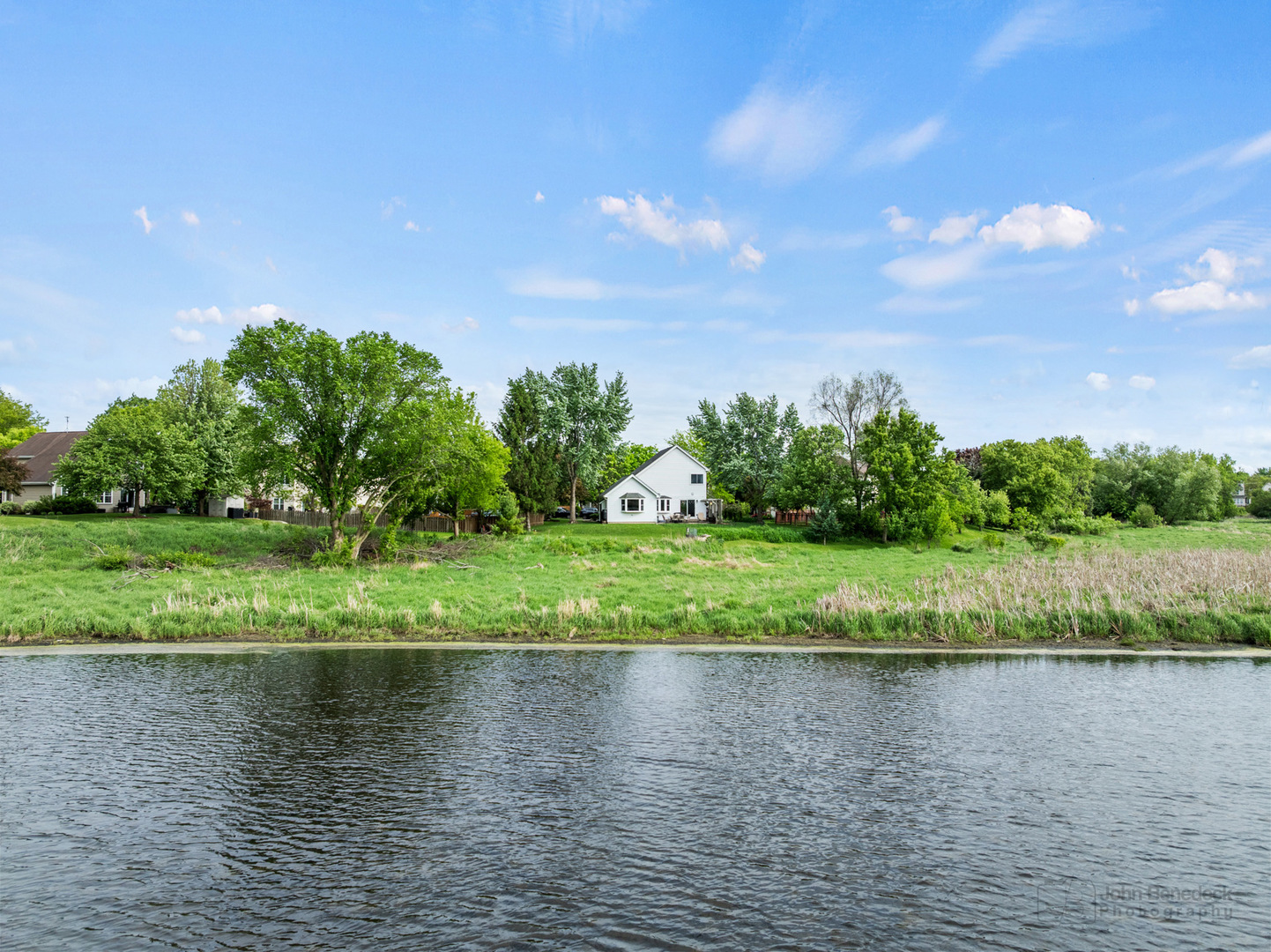 7 Farmington Court, Lake In The Hills, IL 60156
