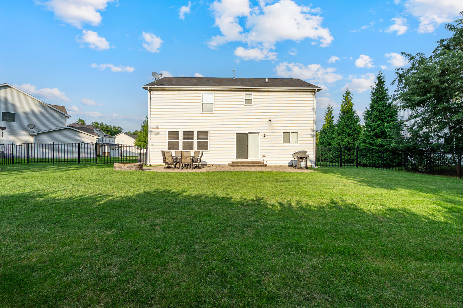 16320 Spring Creek Lane, Plainfield, IL 60586