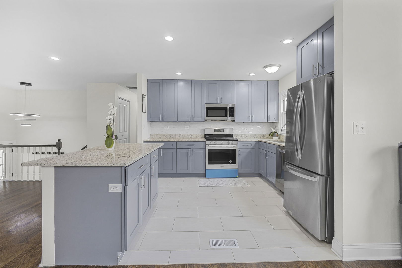 1810 Portsmouth Lane, Schaumburg, IL 60194